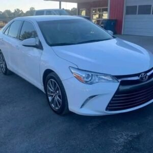 2016 Toyota Camry • XLE Sedan 4D